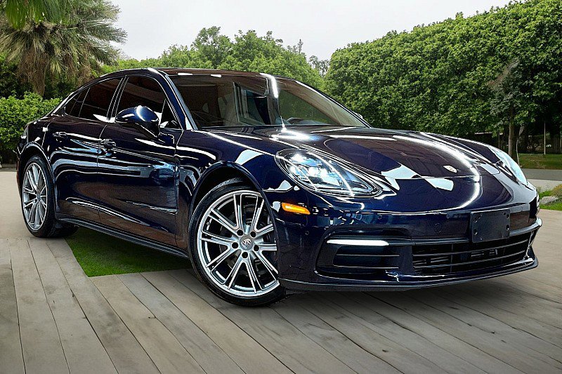 Used 2019 Porsche Panamera w/ Premium Package image 11