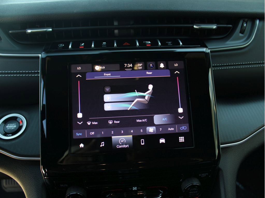 New 2025 Jeep Grand Cherokee L Laredo image 17