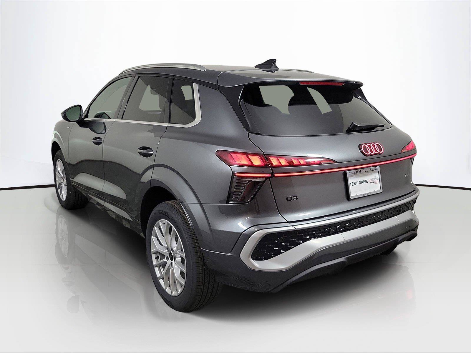 New 2026 Audi Q3 quattro 2.0T AWD/4WD image 4