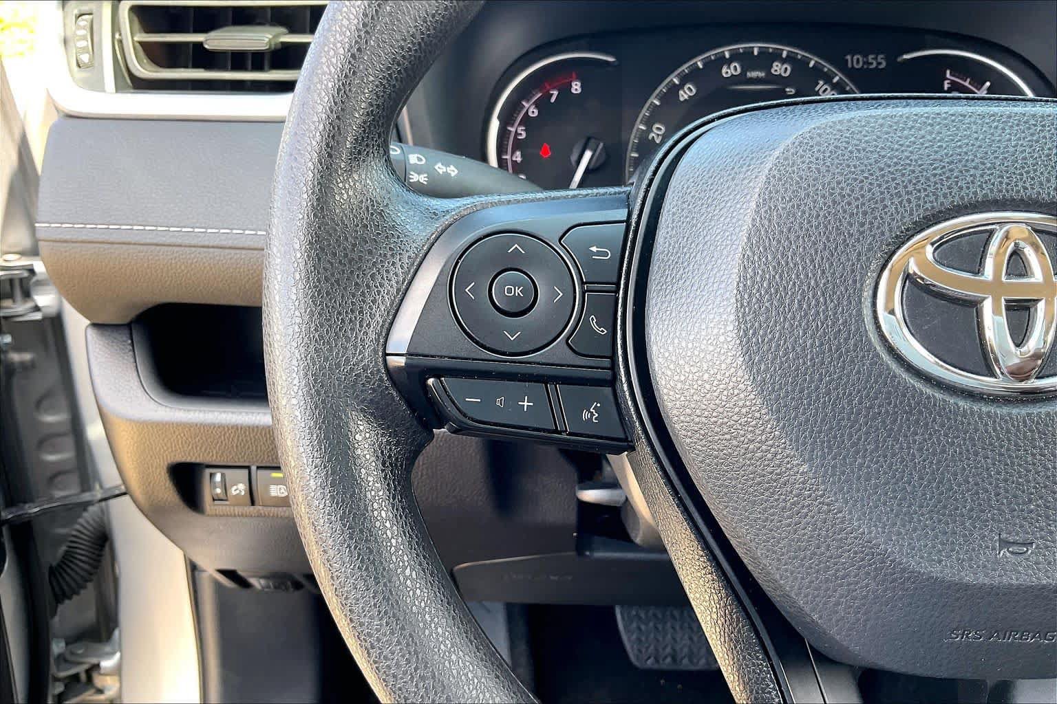 Used 2025 Toyota RAV4 XLE FWD image 20