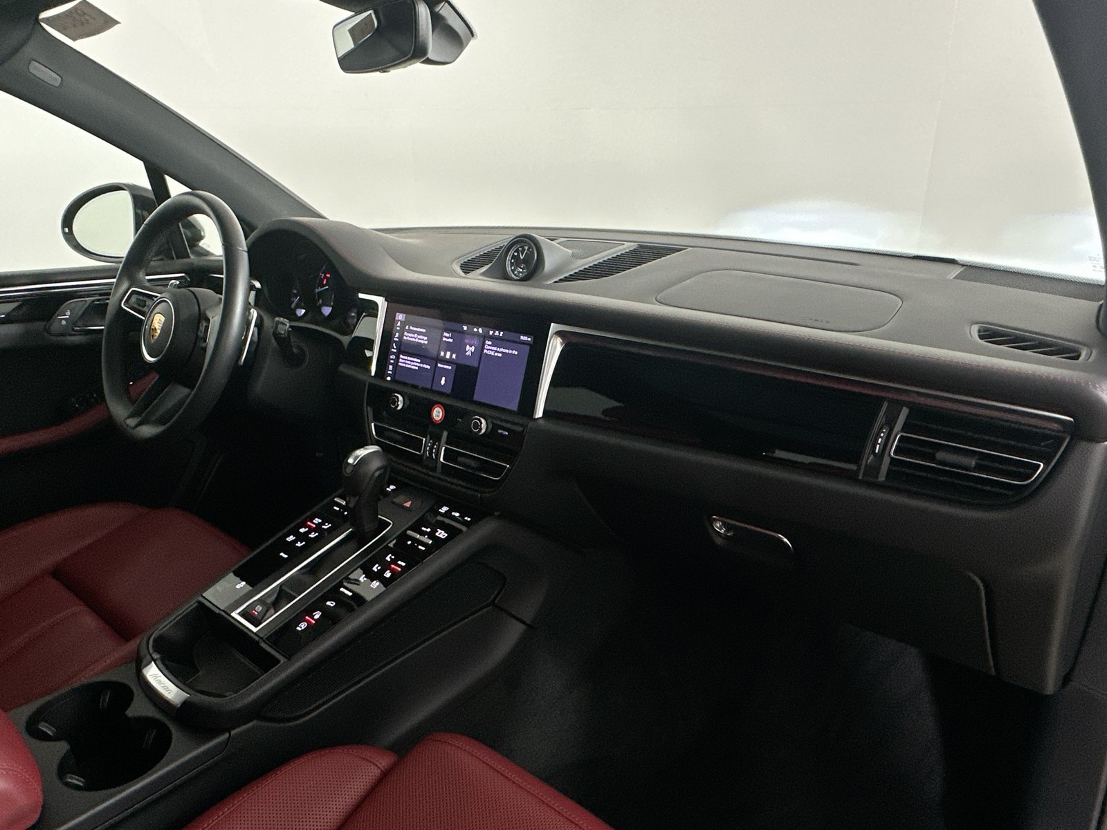 Used 2026 Porsche Macan AWD/4WD image 48