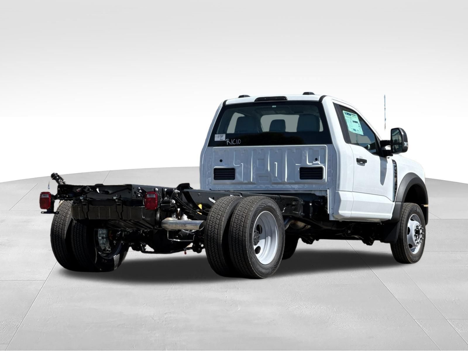 New 2026 Ford F550 2WD Regular Cab Super Duty w/ XL Chrome Package image 3