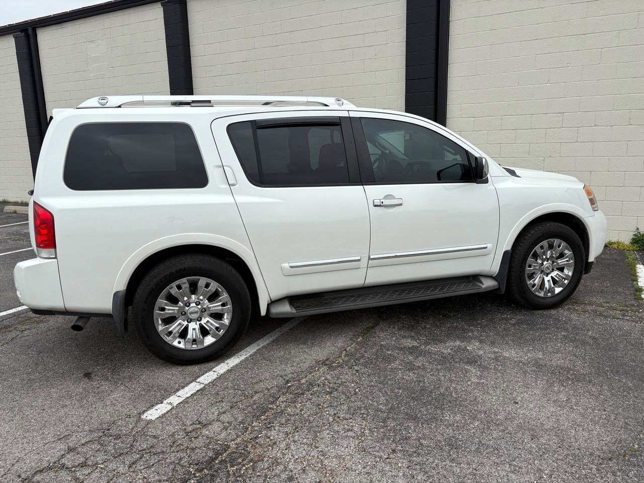 Used 2015 Nissan Armada Platinum RWD image 4