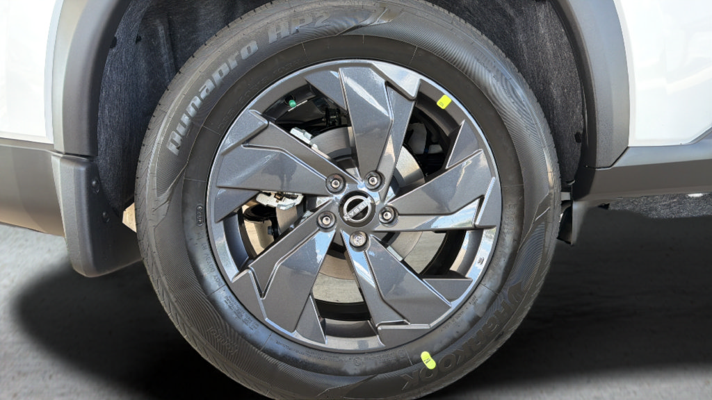 New 2026 Nissan Rogue SV AWD/4WD image 25