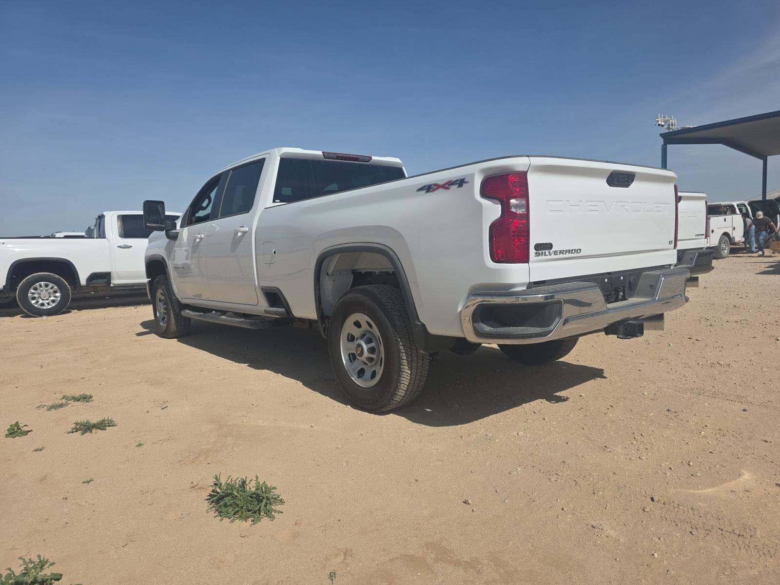 Used 2025 Chevrolet Silverado 2500 LT w/ Convenience Package image 3