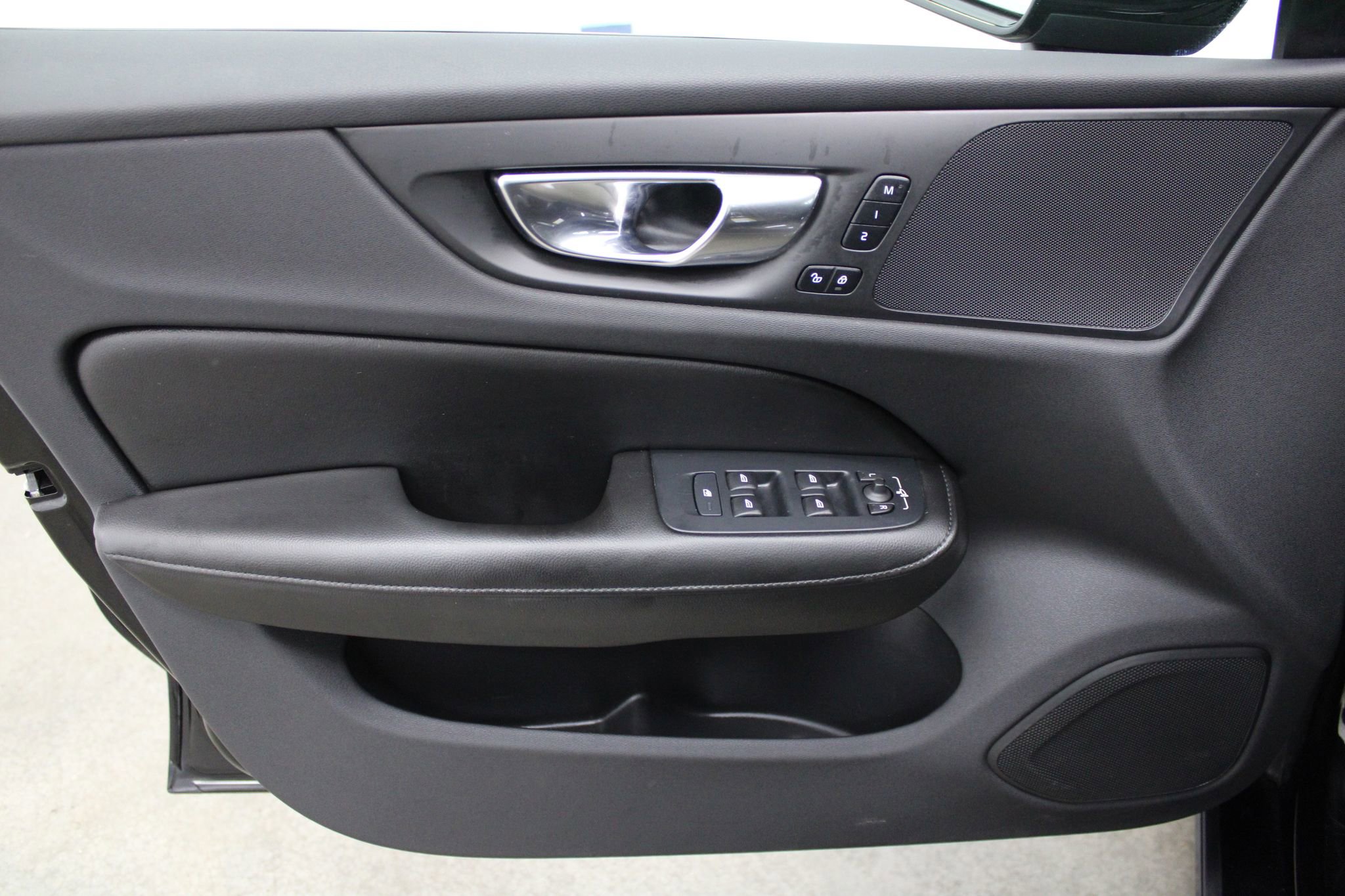 Used 2022 Volvo S60 B5 Momentum AWD/4WD image 13