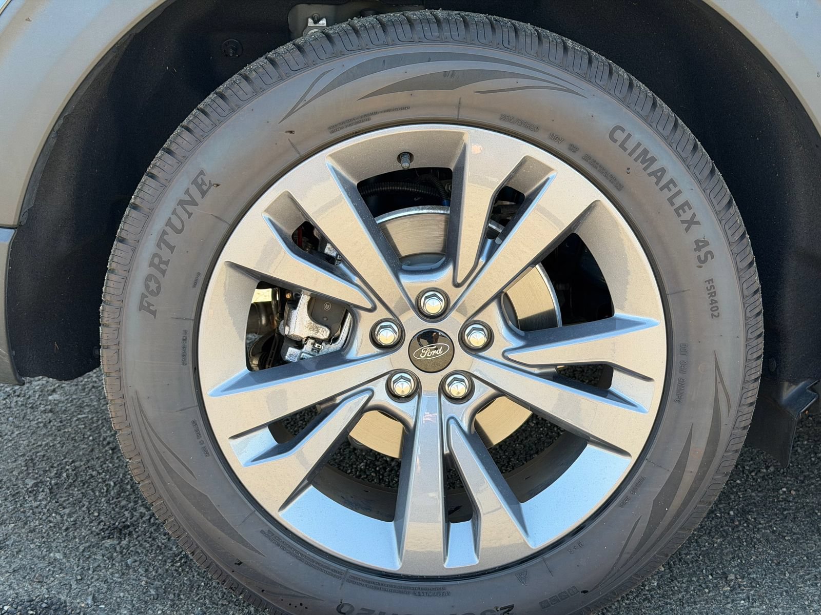 Certified 2023 Ford Explorer XLT w/ Equipment Group 202A RWD image 9