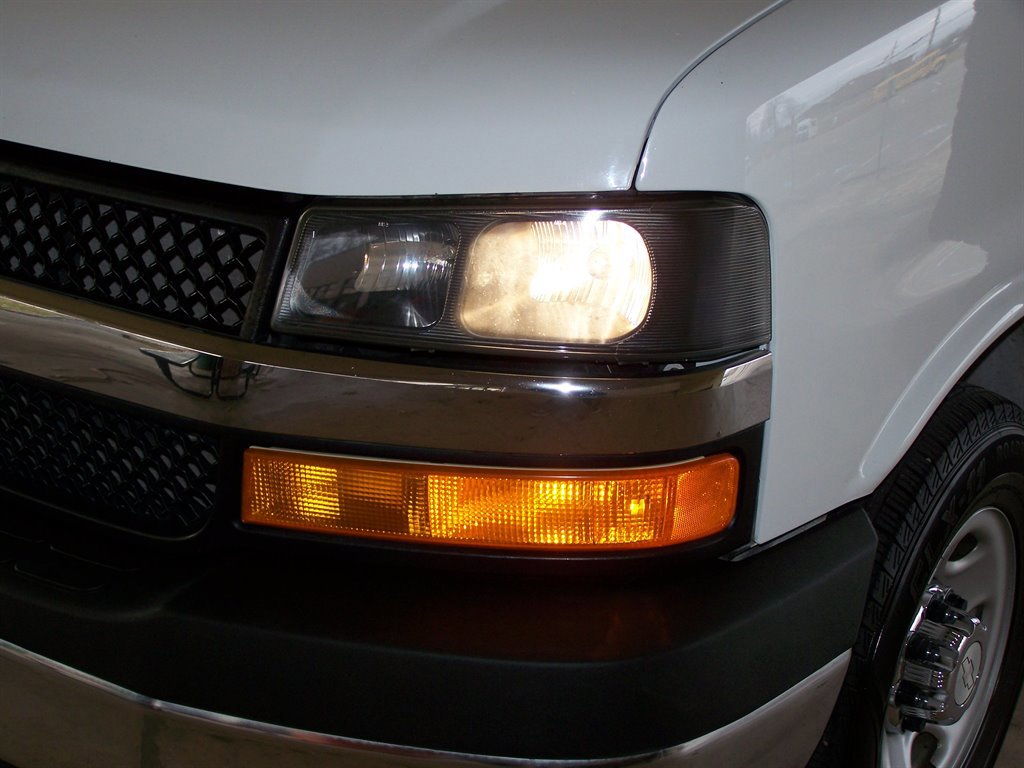 Used 2017 Chevrolet Express 2500 LT w/ LT Preferred Equipment Group image 31