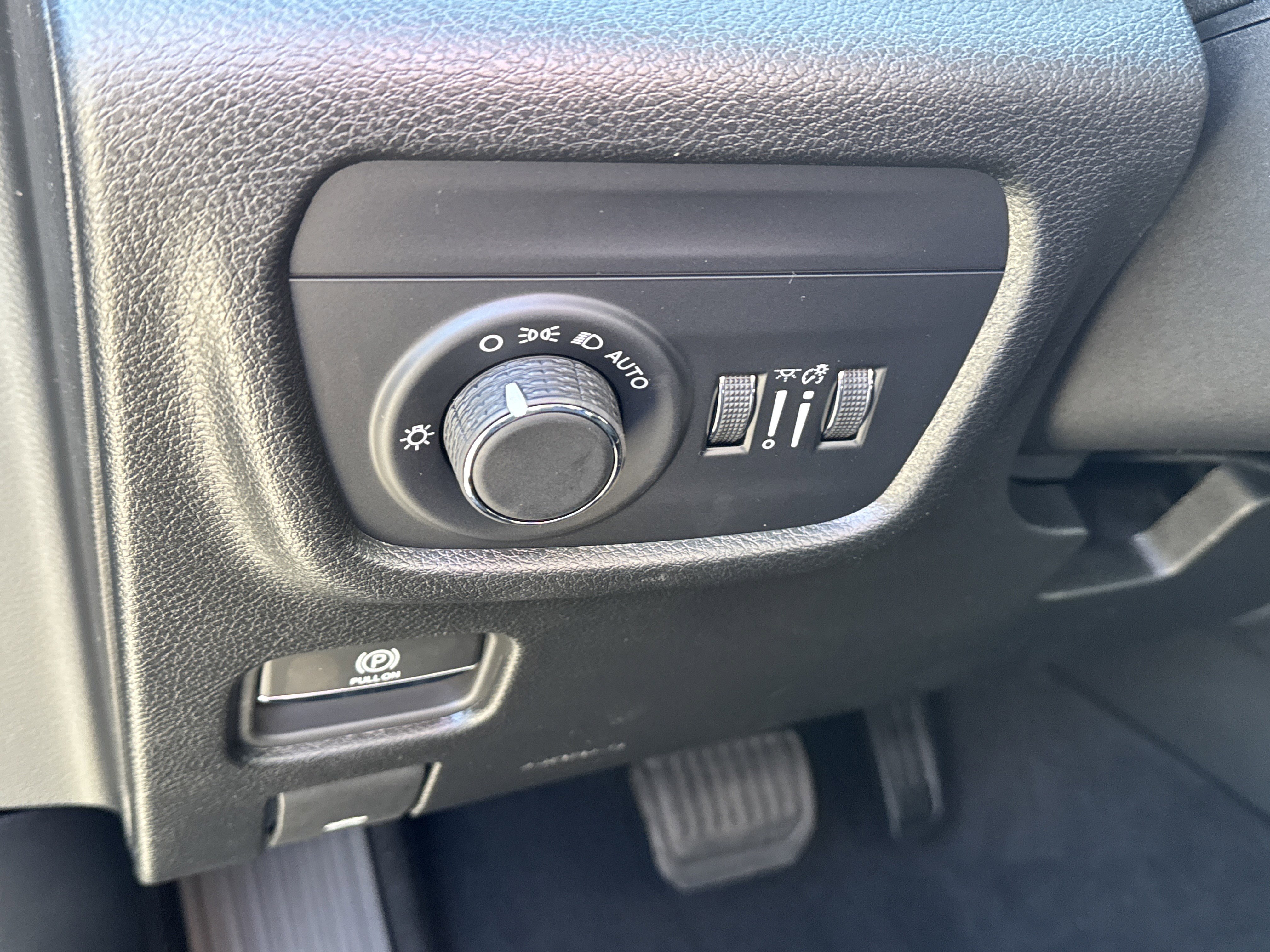 New 2025 Jeep Grand Cherokee L Altitude image 39