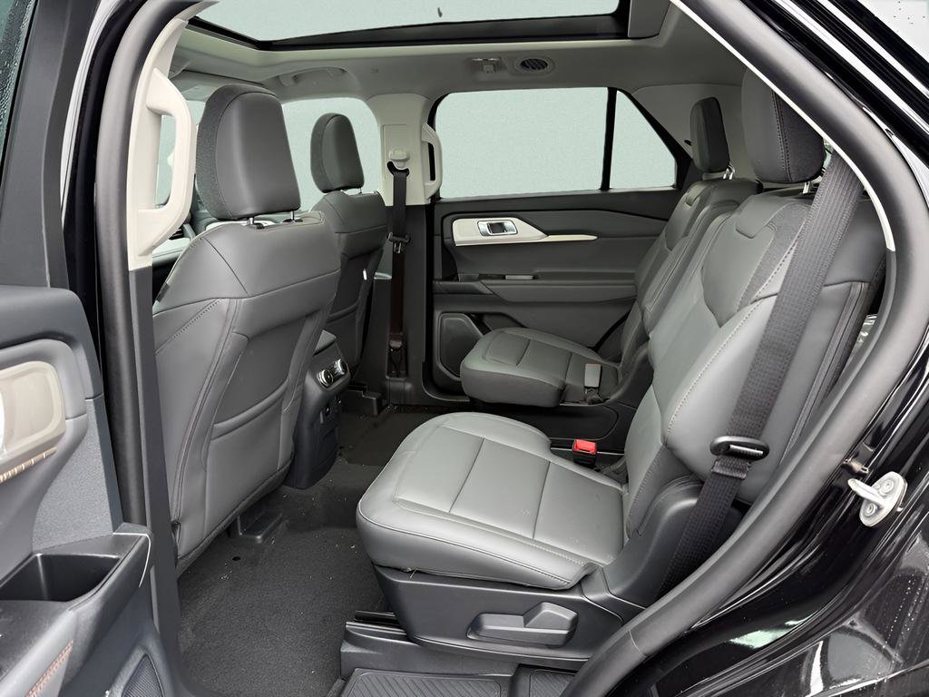 New 2026 Ford Explorer Active w/ Active Comfort Package AWD/4WD image 5