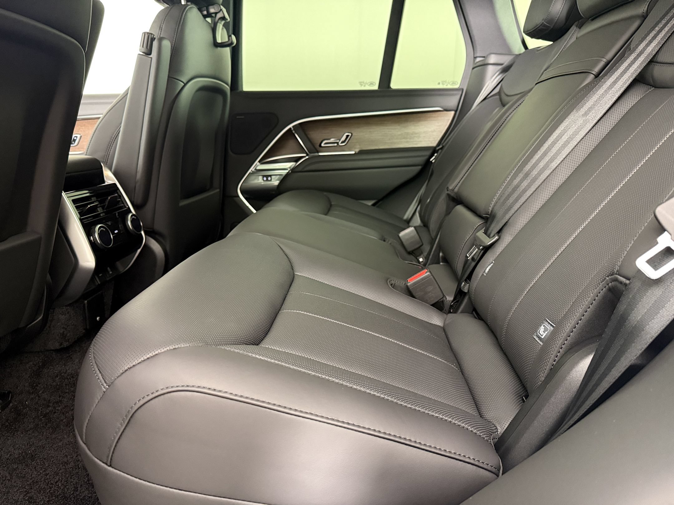 New 2027 Land Rover Range Rover SE AWD/4WD image 19