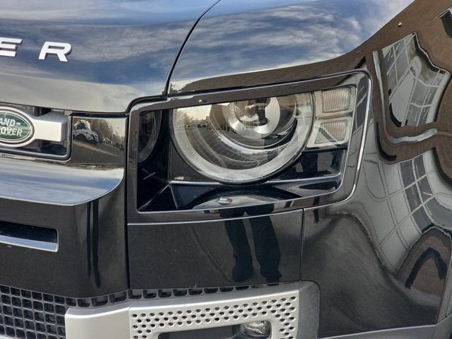 Used 2025 Land Rover Defender 110 S AWD/4WD image 32