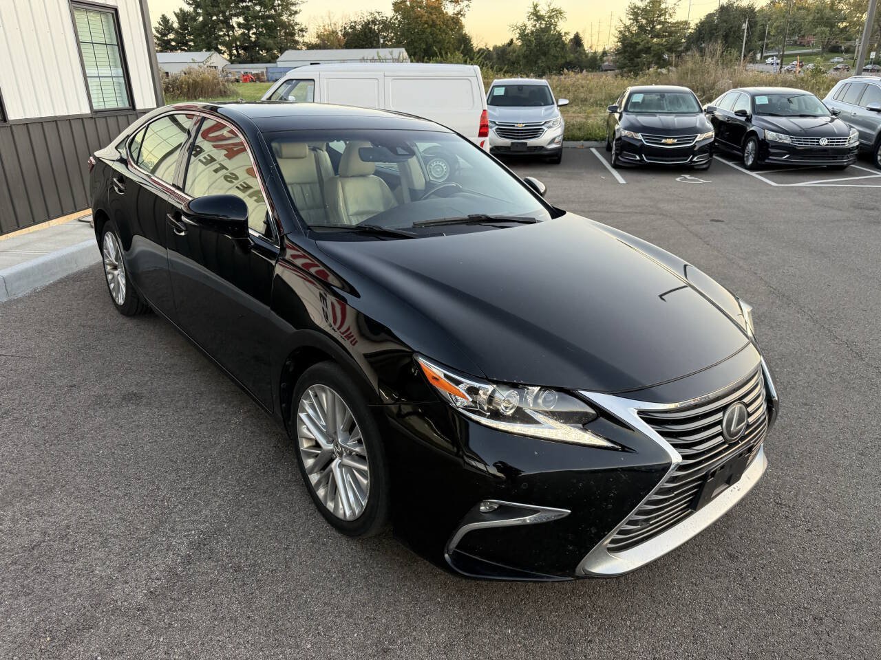 Used 2016 Lexus ES 350 w/ Luxury Package w/Wood Trim FWD image 5