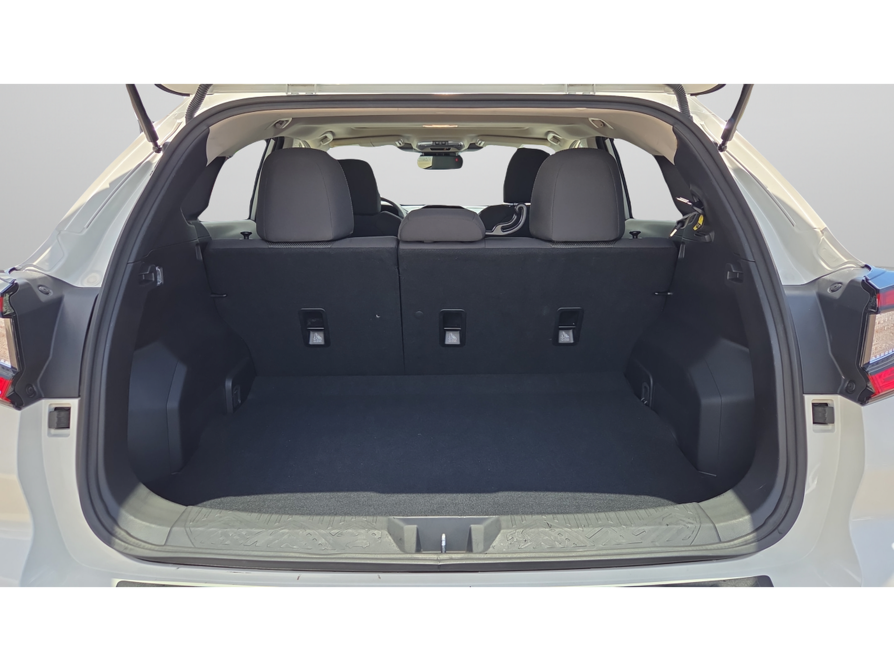 Used 2024 Subaru Crosstrek 2.0i Premium AWD/4WD image 9
