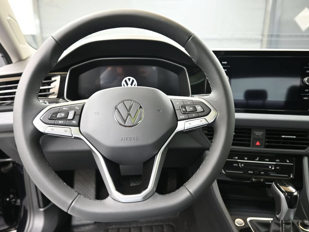 Certified 2026 Volkswagen Jetta SE w/ Black Wheel Package FWD image 22