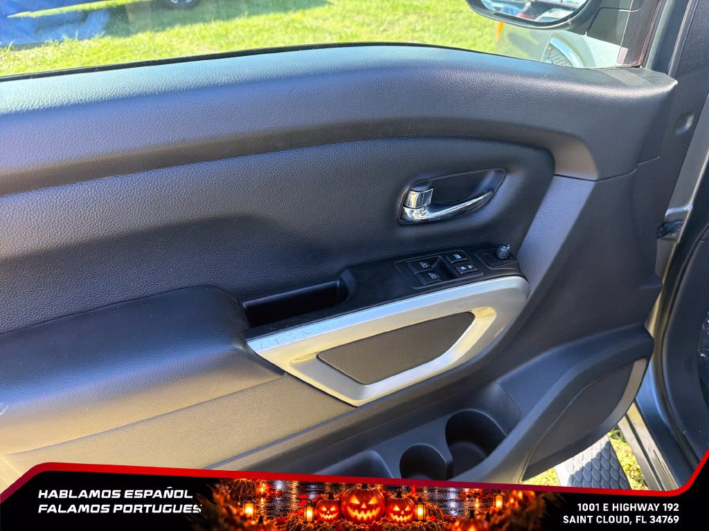 Used 2017 Nissan Titan SV RWD image 13
