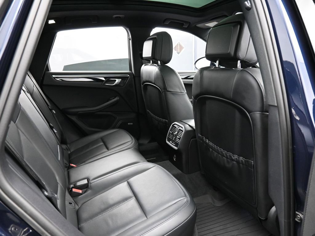 Used 2023 Porsche Macan Turbo AWD/4WD image 27
