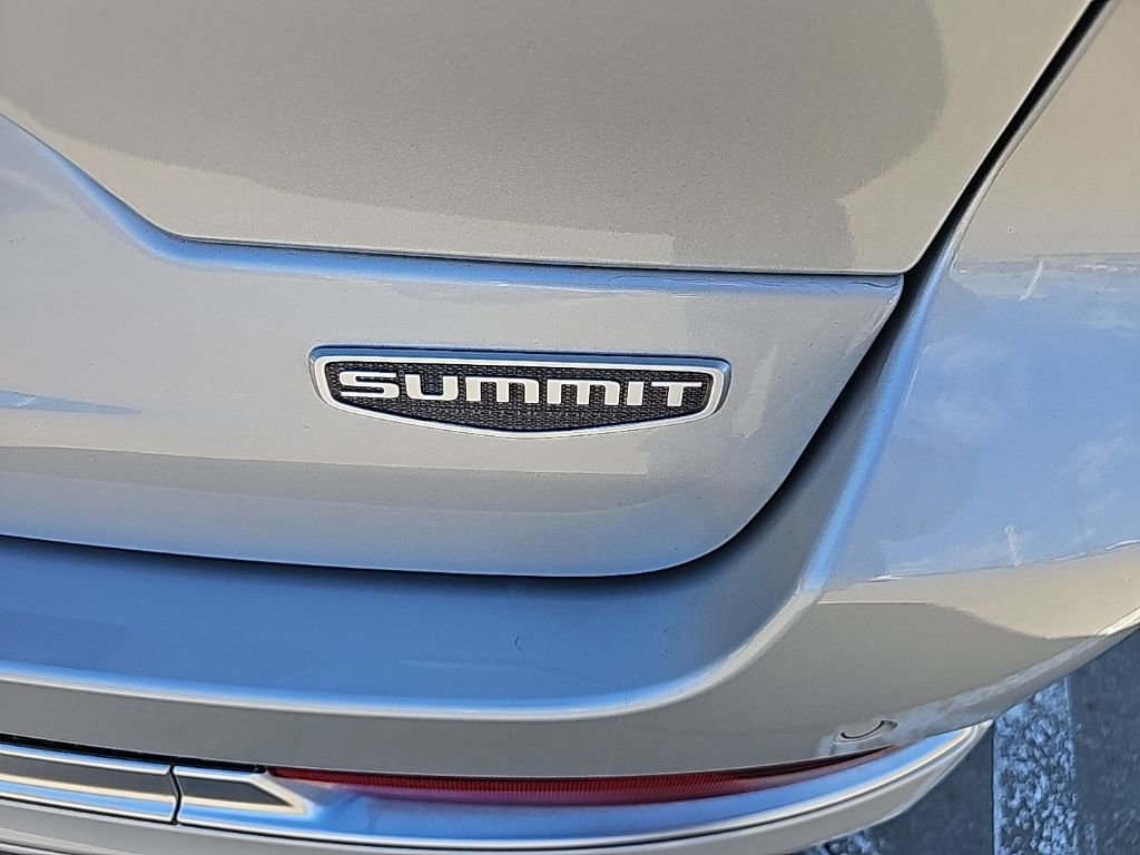 Certified 2025 Jeep Grand Cherokee Summit AWD/4WD image 15