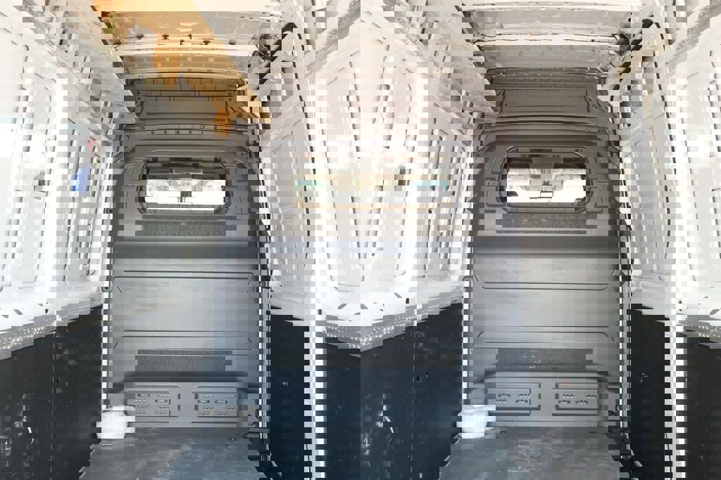 Used 2025 Mercedes-Benz Sprinter 2500 image 22