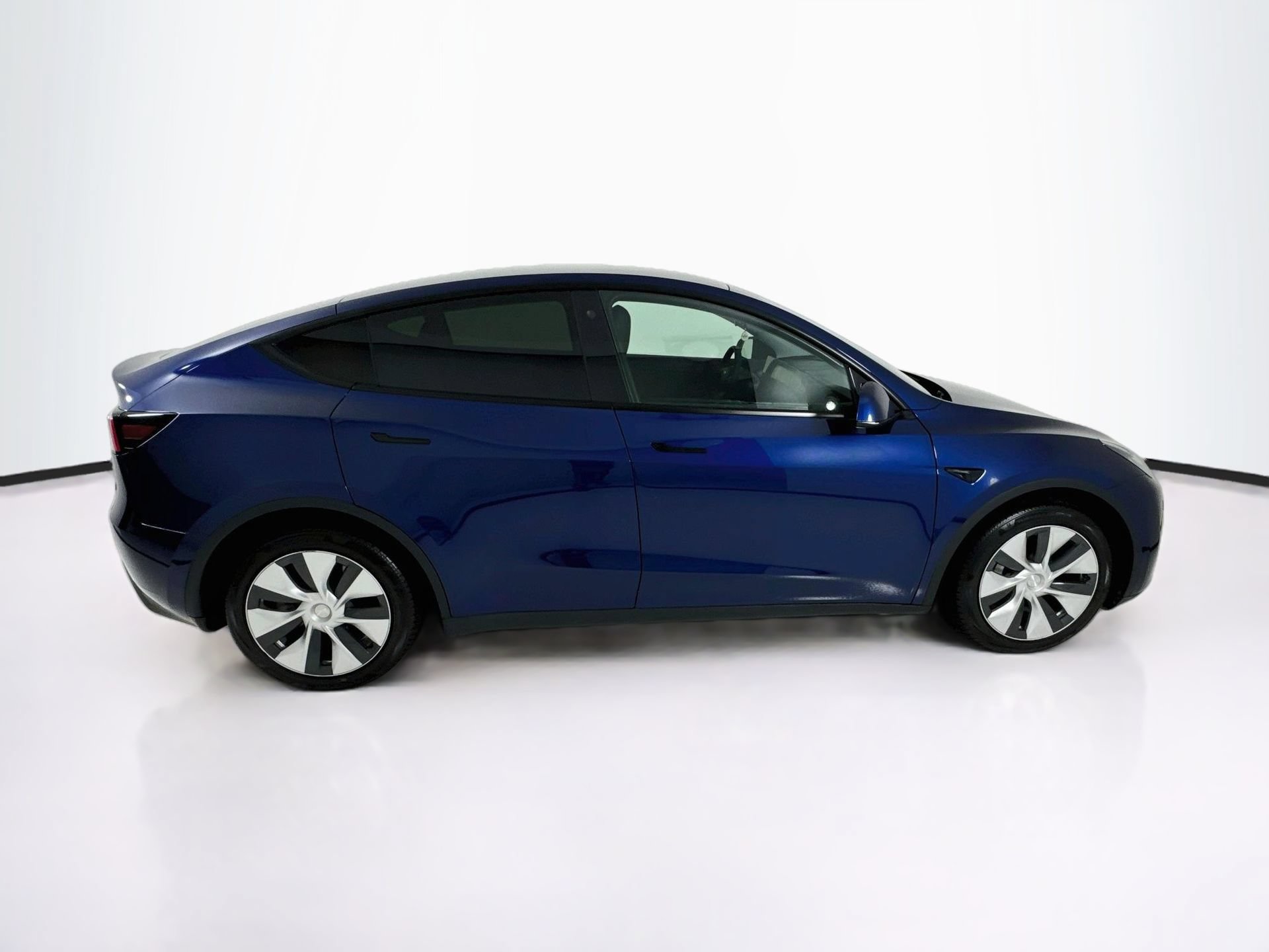 Used 2021 Tesla Model Y Long Range AWD/4WD image 9