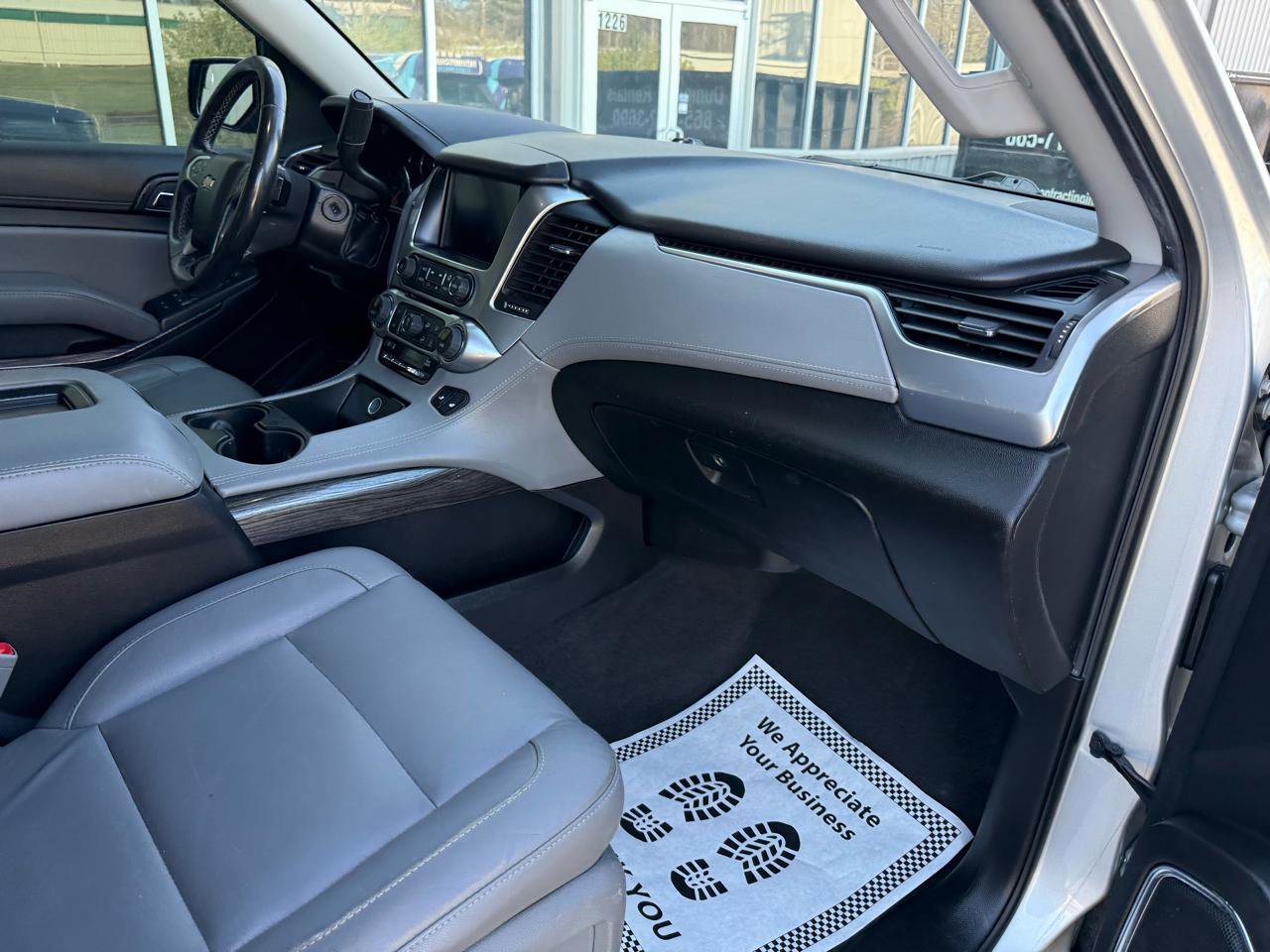 Used 2019 Chevrolet Suburban LT image 27