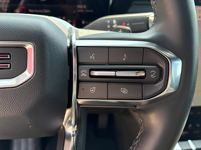 Used 2025 GMC Acadia Elevation FWD image 29