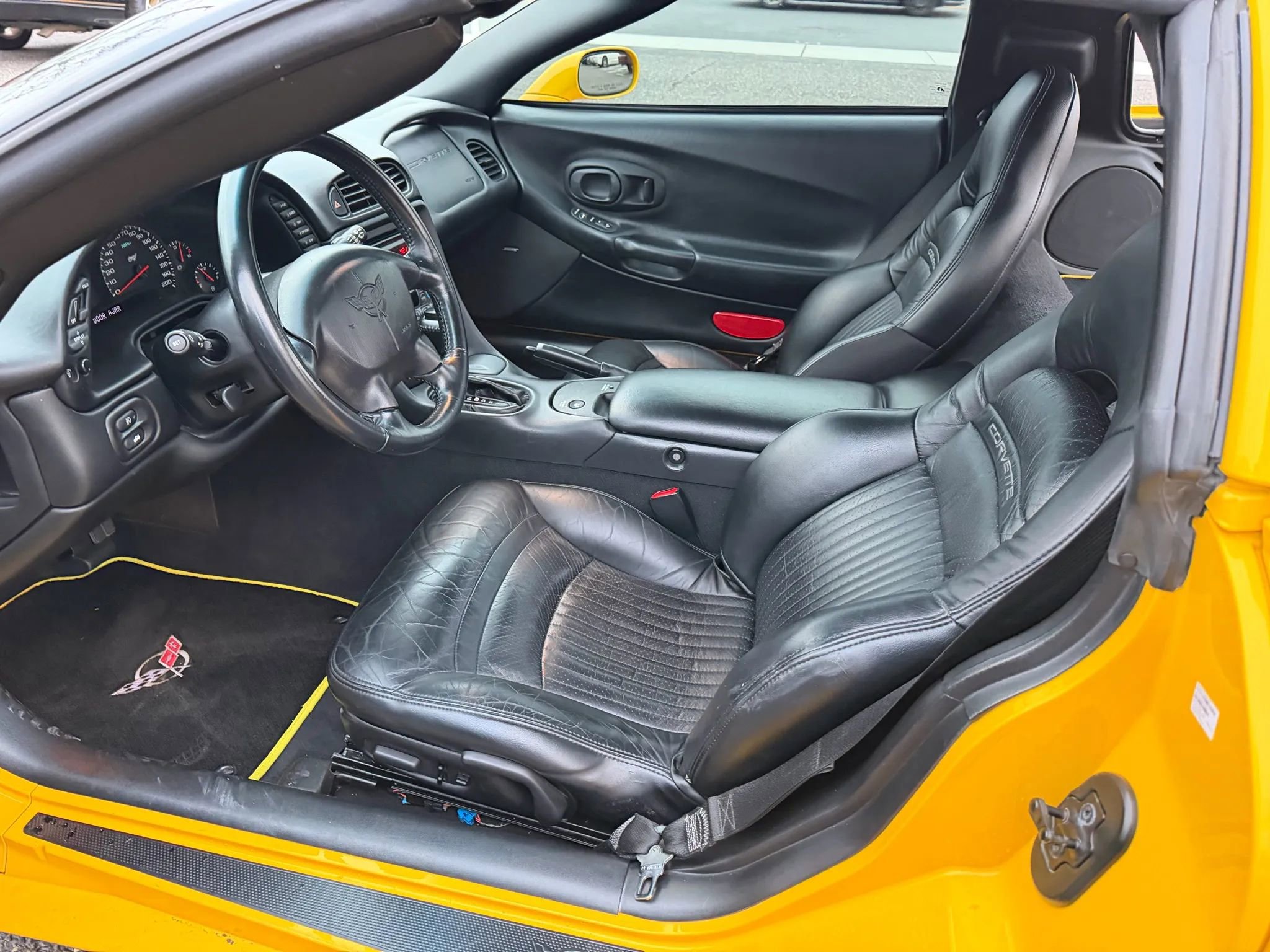 Used 2003 Chevrolet Corvette Coupe w/ Preferred Equipment Group image 15