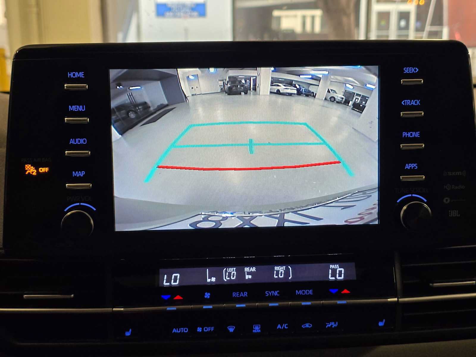 Used 2021 Toyota Sienna XLE w/ XLE Plus Package FWD image 31