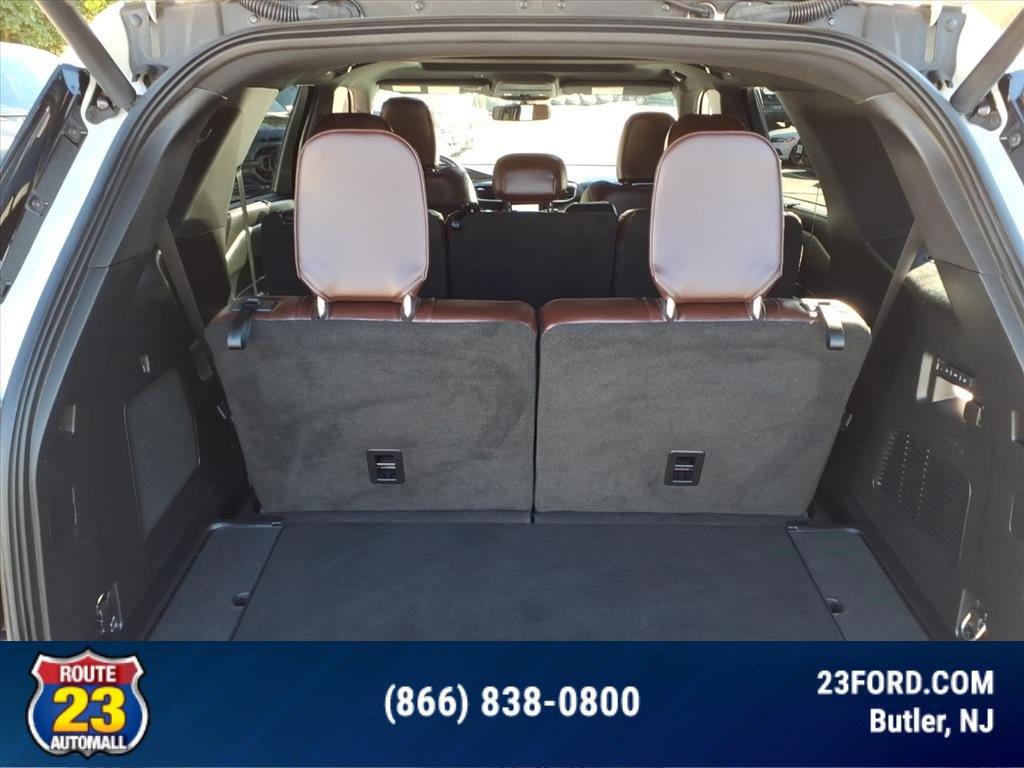 Certified 2022 Ford Explorer Platinum w/ Equipment Group 601A image 11