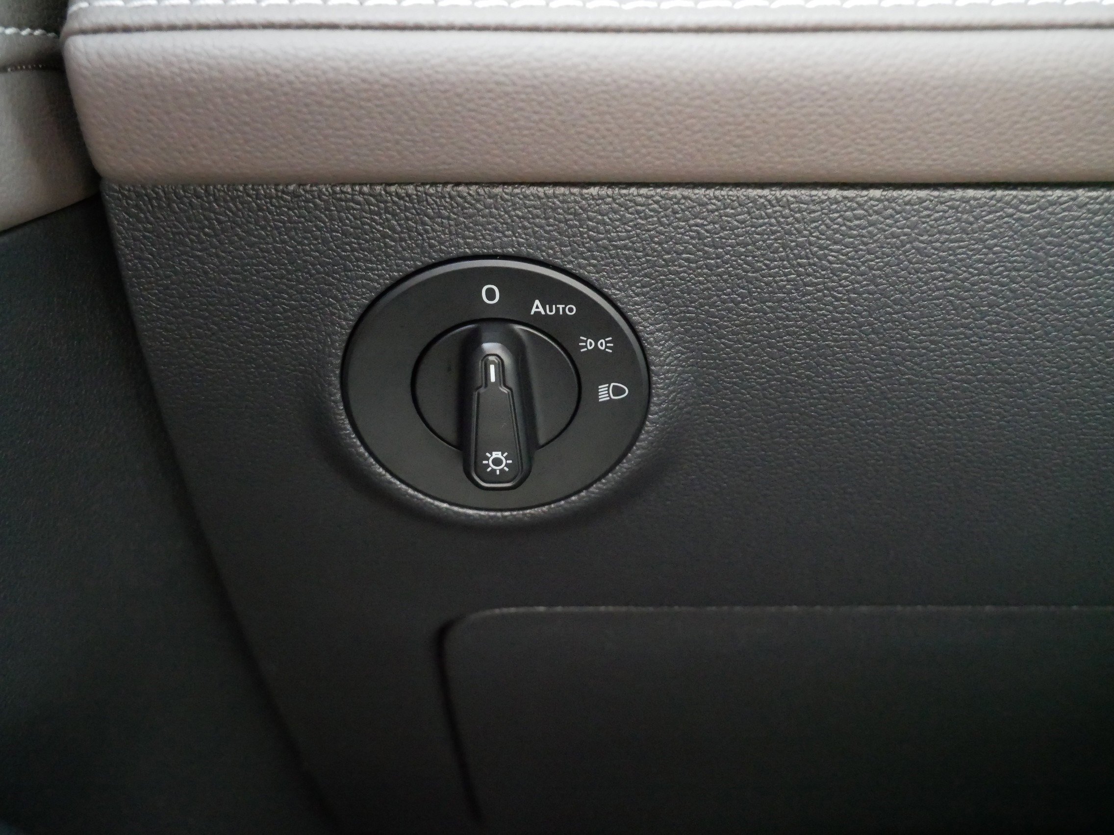 Used 2023 Volkswagen Taos SEL image 27