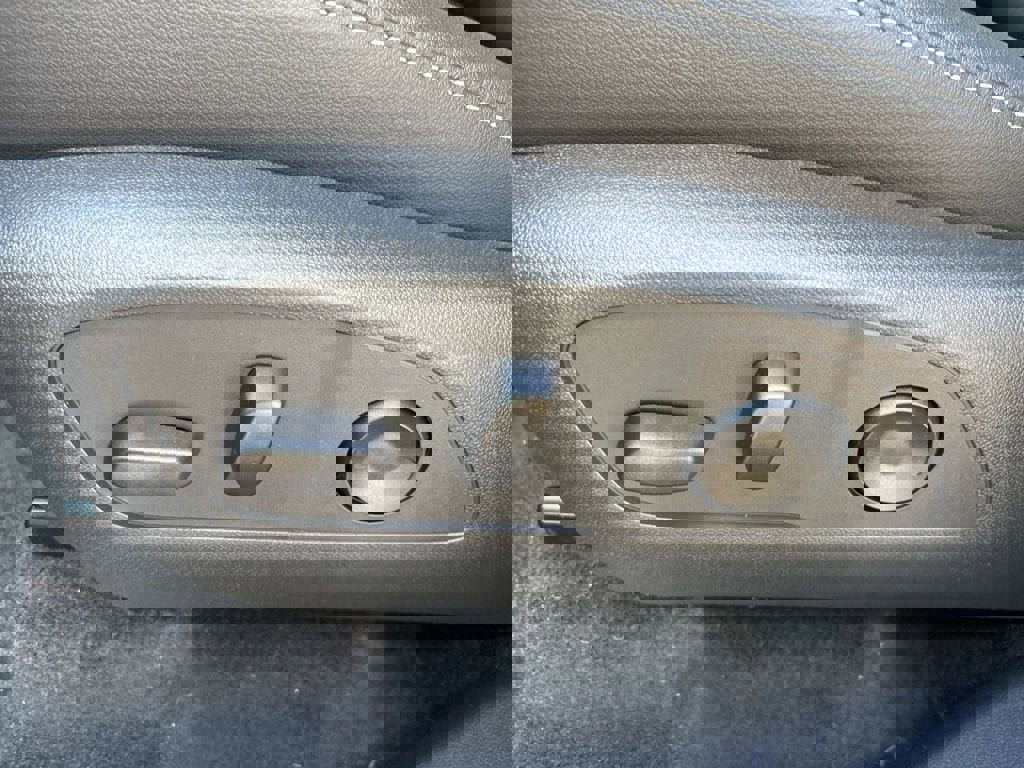 New 2026 Chevrolet Traverse LT FWD image 9