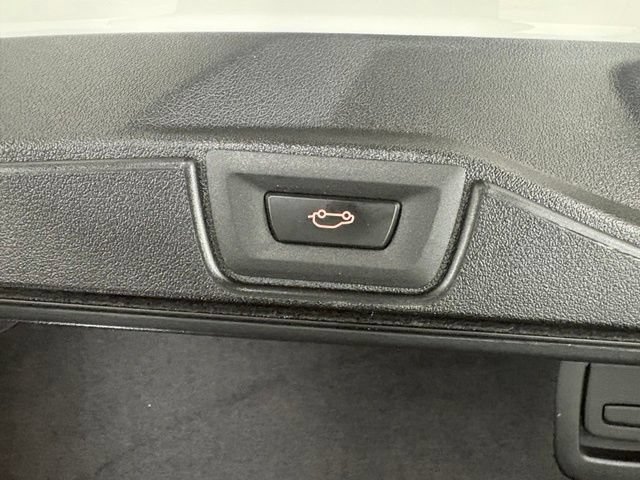 Used 2022 BMW X5 xDrive40i w/ Premium Package AWD/4WD image 11