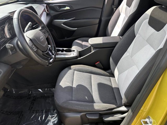 Certified 2024 Chevrolet Trax RS w/ Sunroof Package FWD image 15
