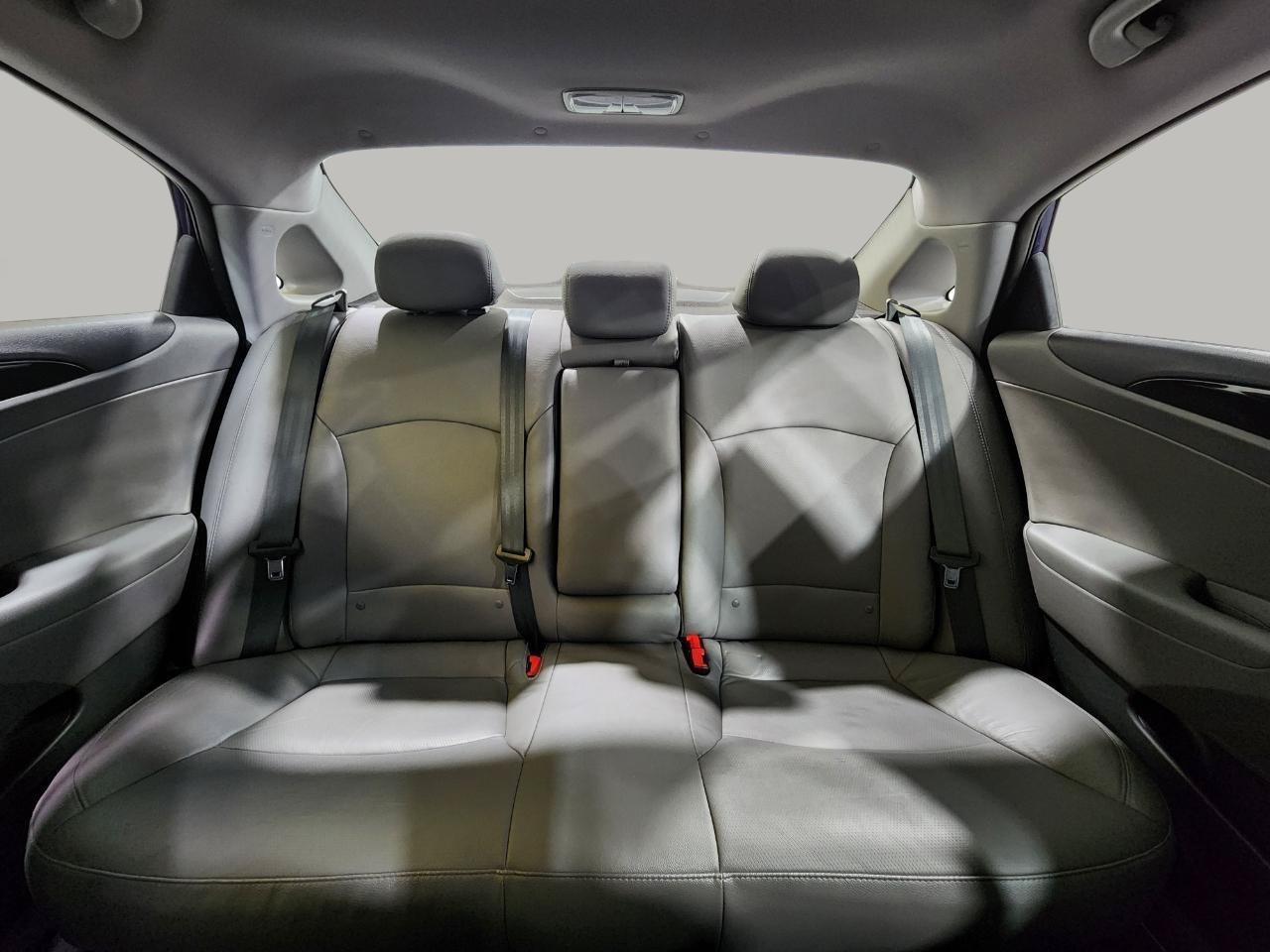 Used 2012 Hyundai Sonata Limited w/ Navigation Pkg FWD image 28