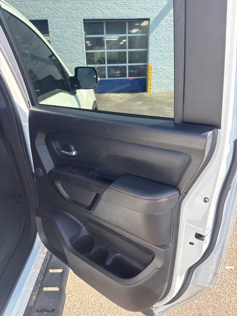 Used 2024 Nissan Titan PRO-4X w/ Pro-4x Convenience Package AWD/4WD image 30
