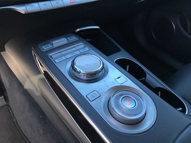 Used 2025 Genesis GV70 2.5T AWD/4WD image 7