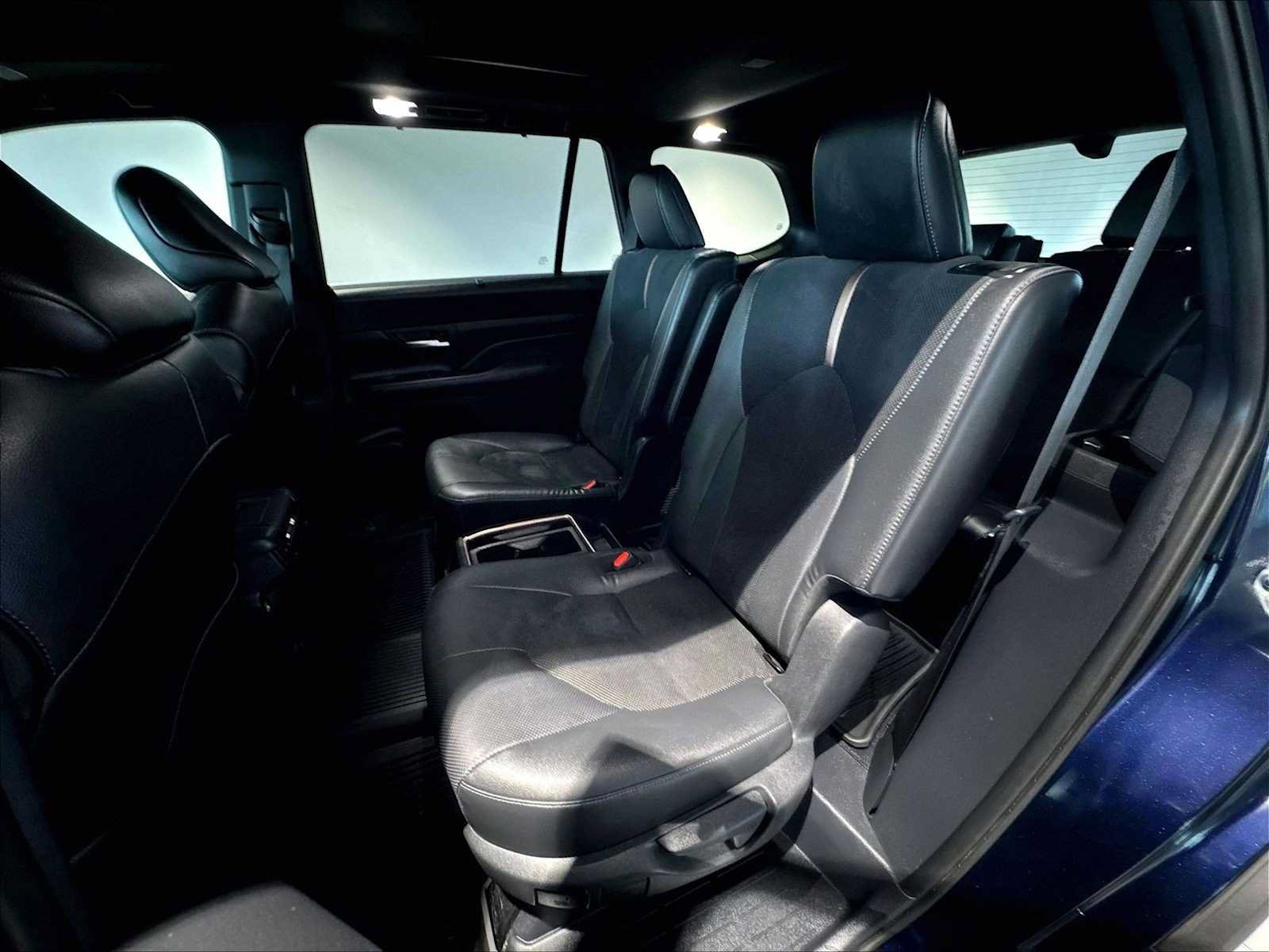 Used 2025 Toyota Grand Highlander AWD Hybrid image 31