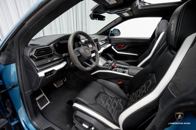 Used 2025 Lamborghini Urus SE image 22