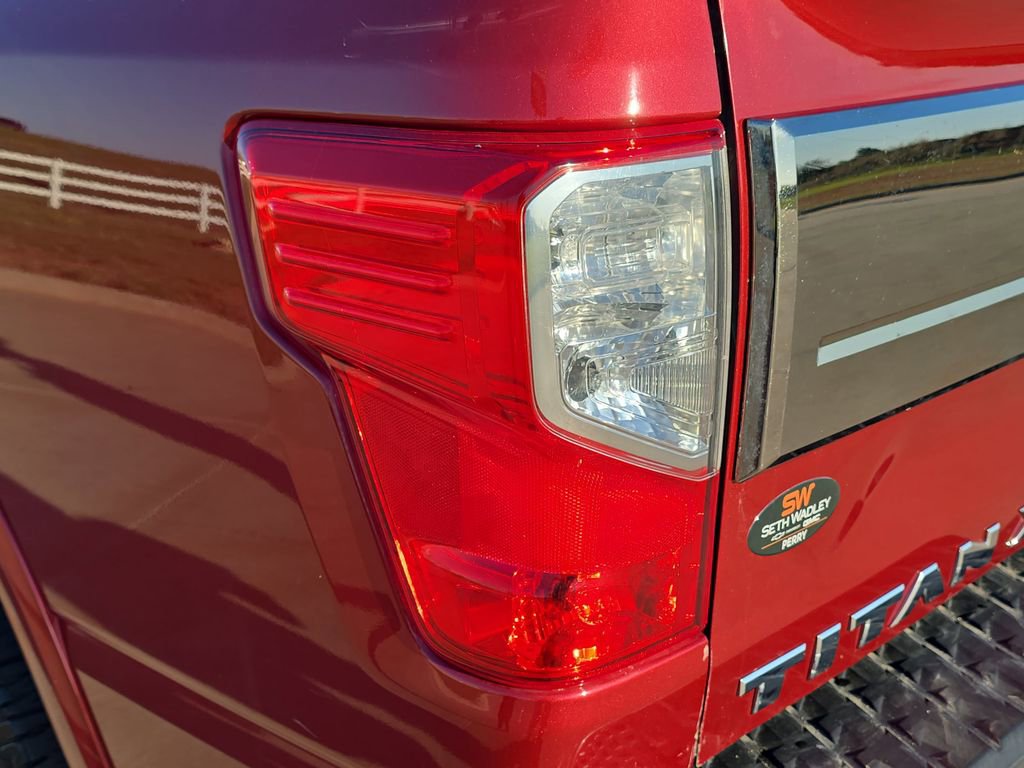 Used 2016 Nissan Titan Platinum Reserve image 33