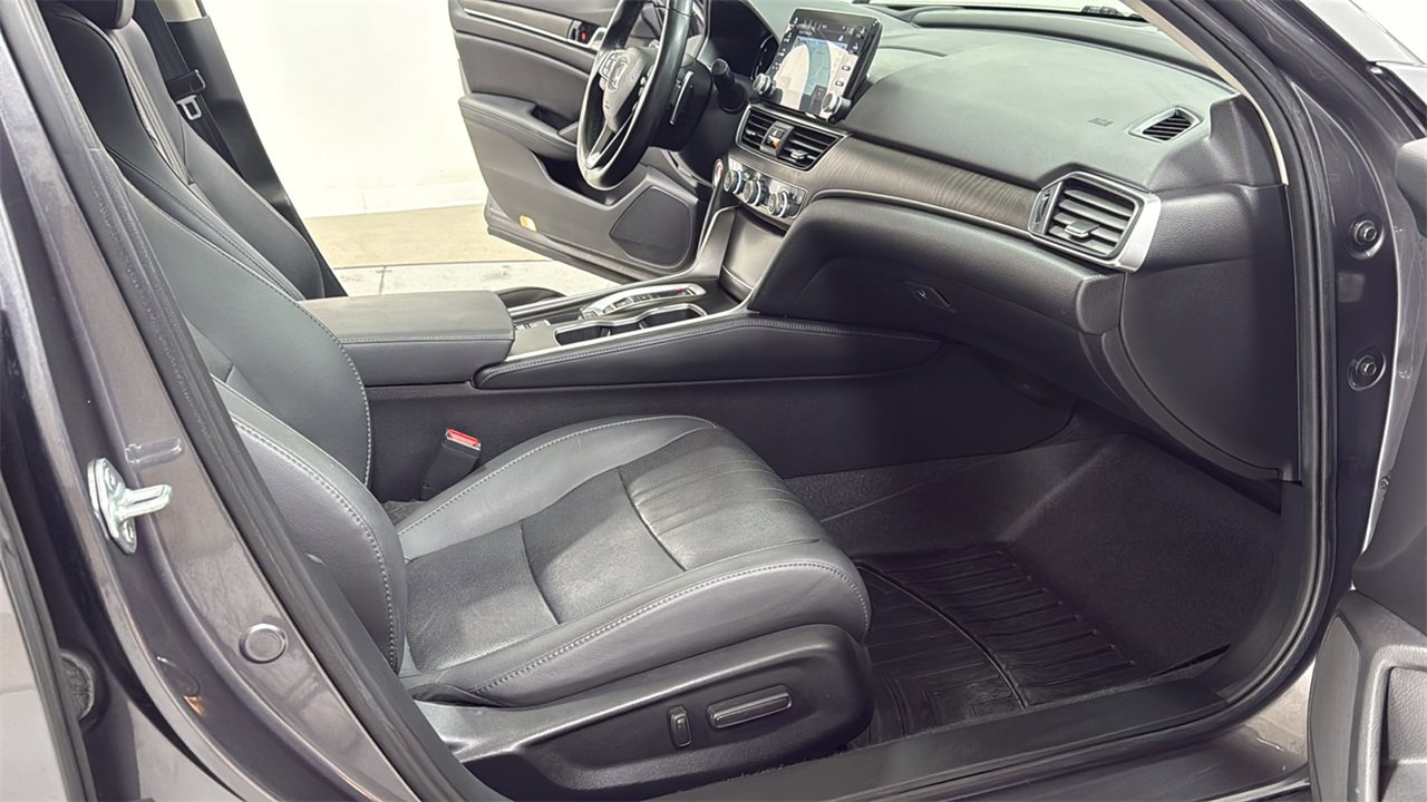 Used 2021 Honda Accord Touring image 18