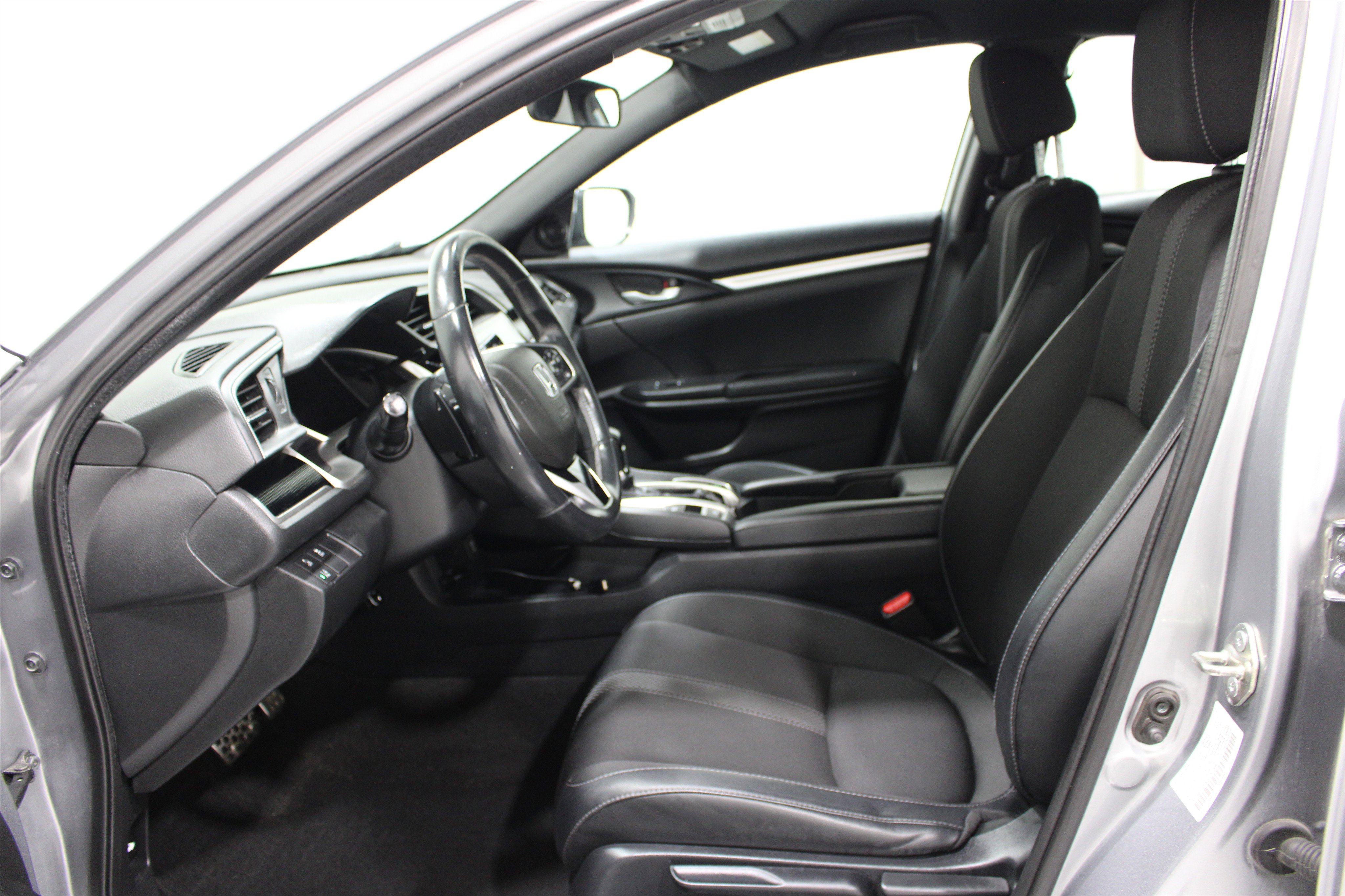 Used 2020 Honda Civic Sport image 3