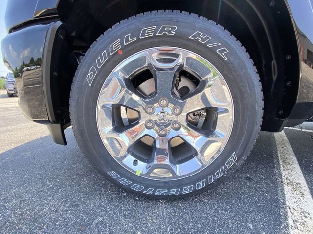 New 2025 RAM 1500 4x4 Crew Cab image 10