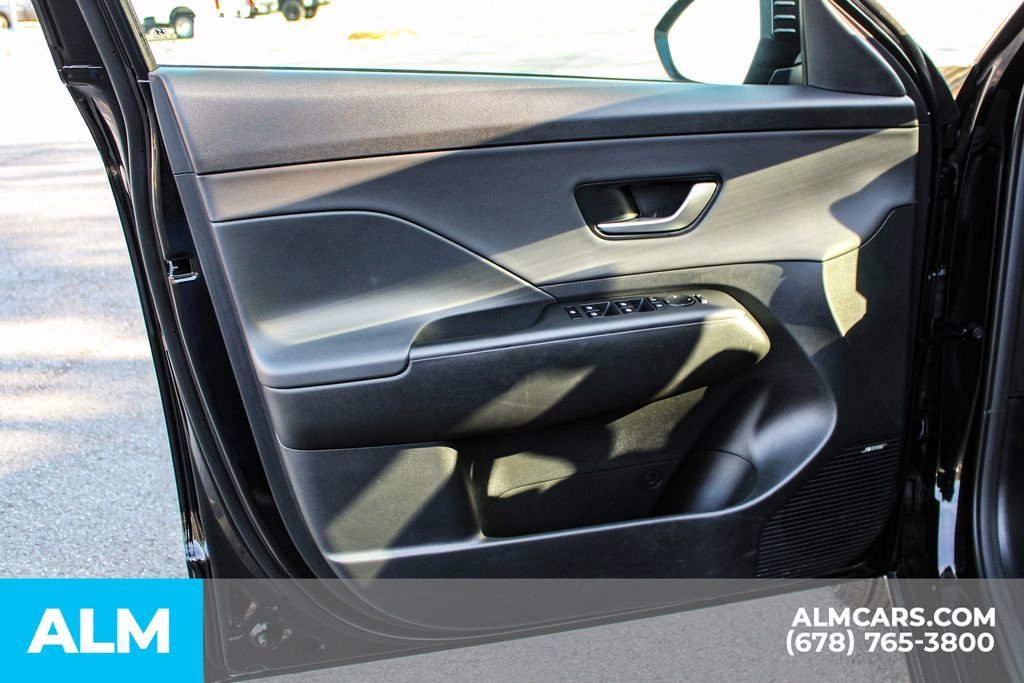 Used 2025 Hyundai Kona Limited image 39