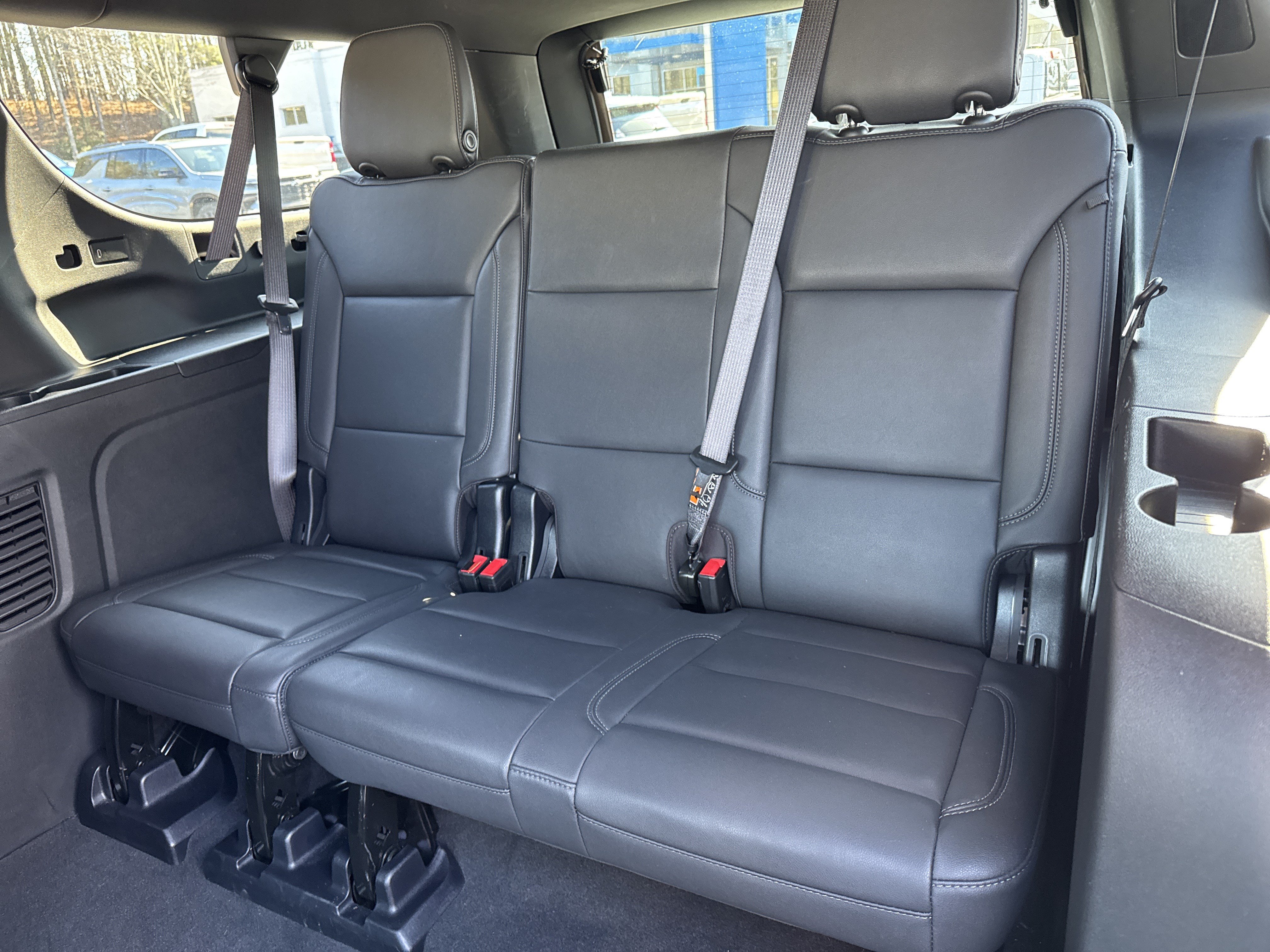 Used 2025 Chevrolet Suburban LT w/ Comfort Package RWD image 25