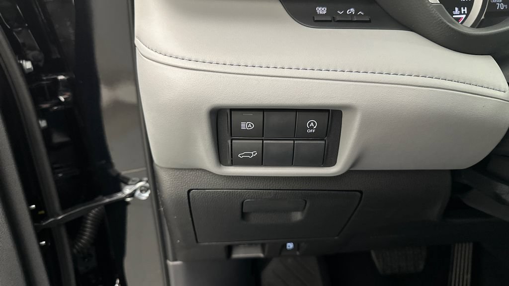 Certified 2024 Toyota Highlander XLE AWD/4WD image 26