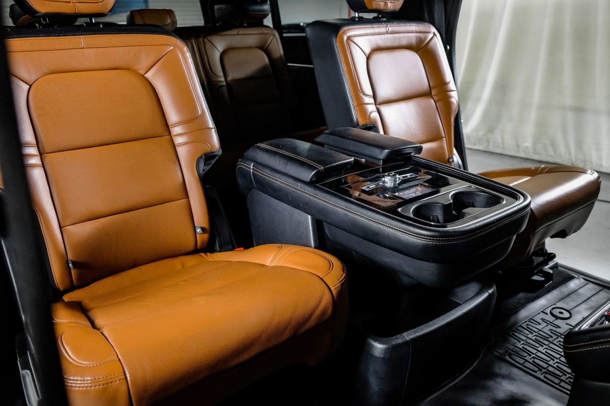 Used 2020 Lincoln Navigator L Reserve w/ Equipment Group 208A Reserve image 30