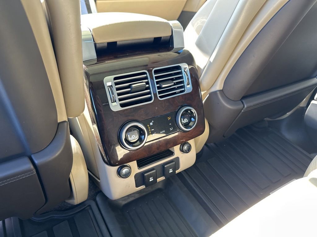 Used 2020 Land Rover Range Rover HSE image 22
