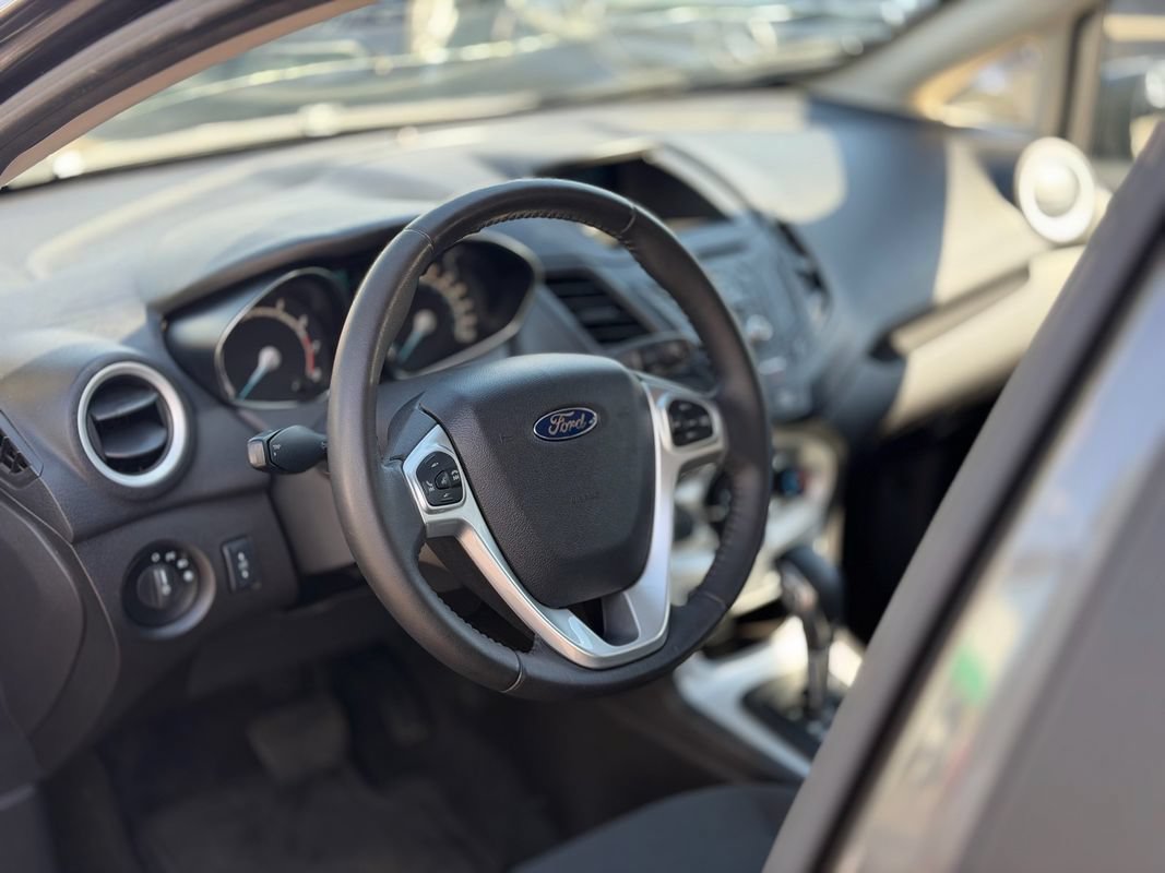 Used 2016 Ford Fiesta SE FWD image 23