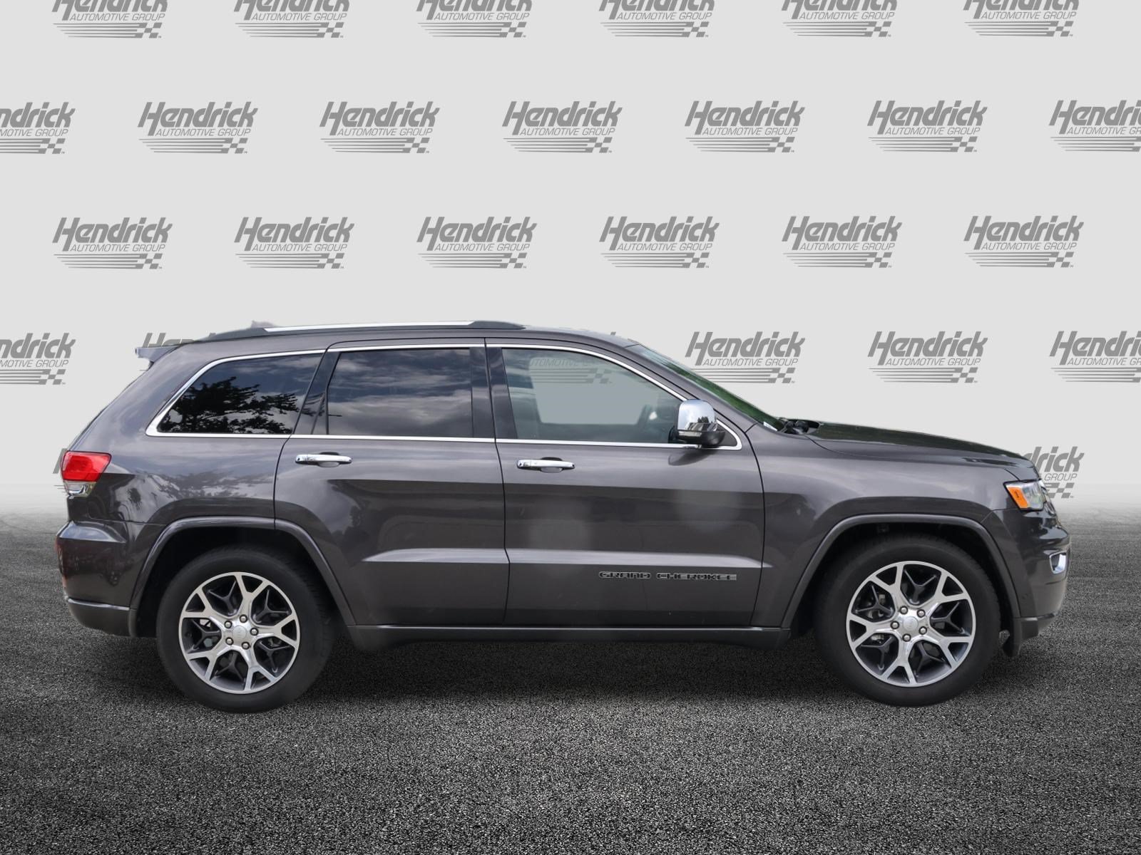 Used 2019 Jeep Grand Cherokee Overland AWD/4WD image 10