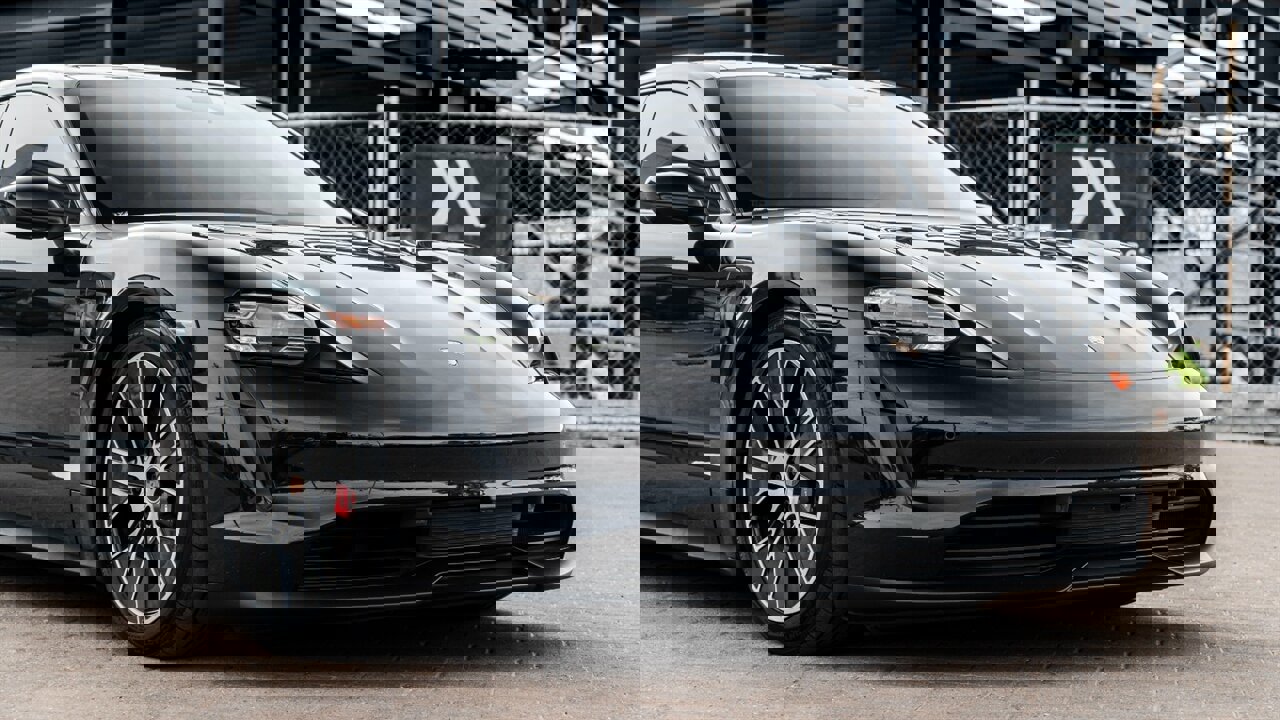 Used 2021 Porsche Taycan 4S image 7